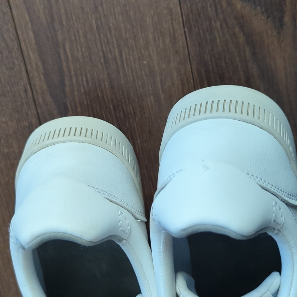 HP. Everlane Leather Sneaker - Picture 10 of 13